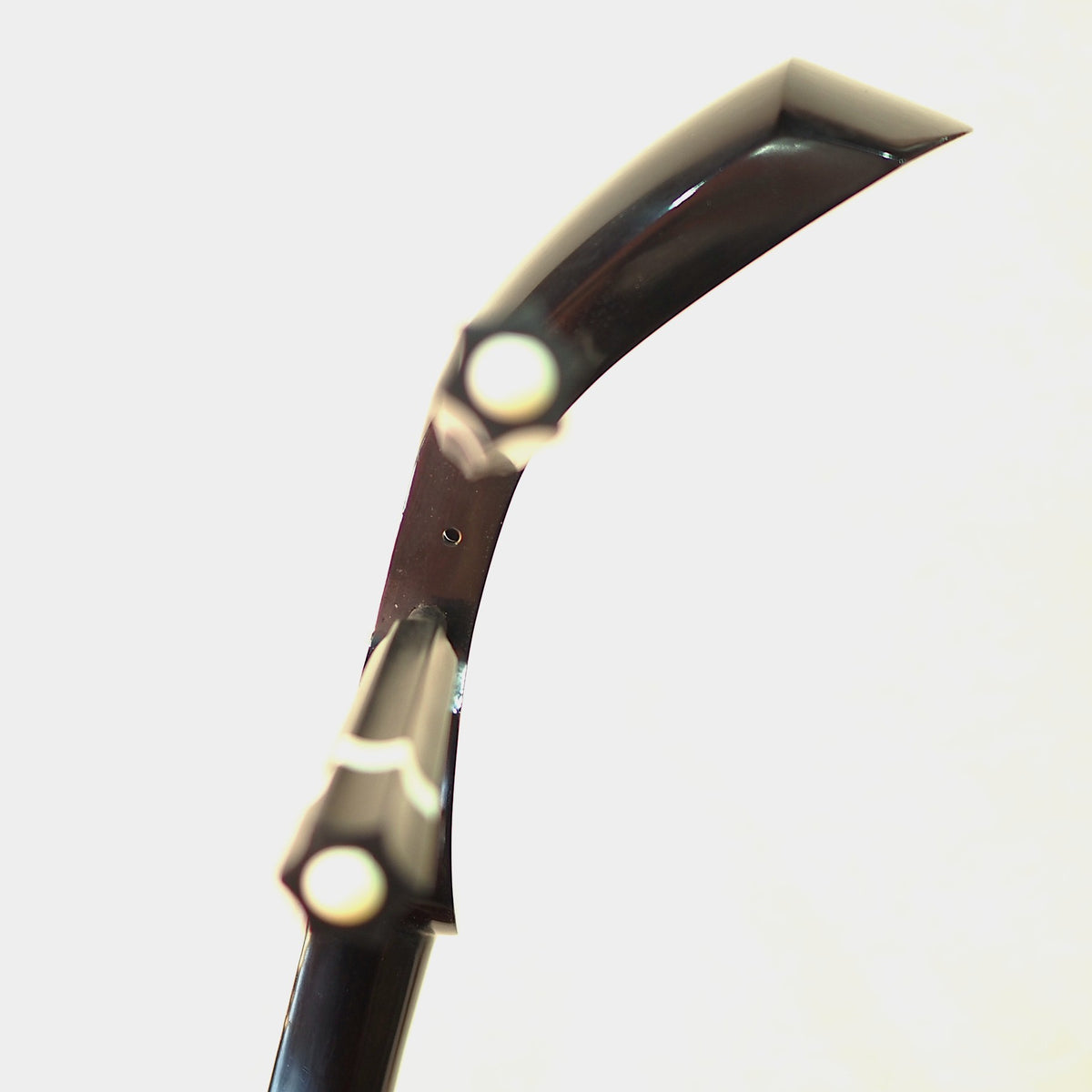 岸本尚登作 高級黒木 与那城型 最高級蛇皮本張り – 沖縄三線 和於屋